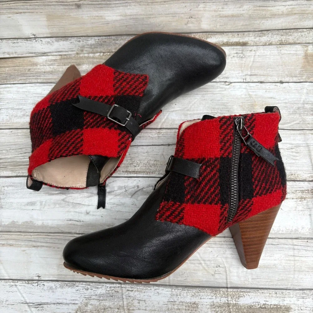 Matt‎ Bernson Ankle Boots 7 Black Red Buffalo Plaid Leather Wool Buckle Booties